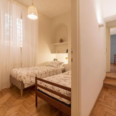 A Peaceful Retreat 2 Minutes From Piazza Navona - Fromhometorome Apartment *