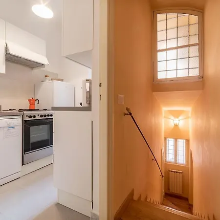 아파트 A Peaceful Retreat 2 Minutes From Piazza Navona - Fromhometorome 로마