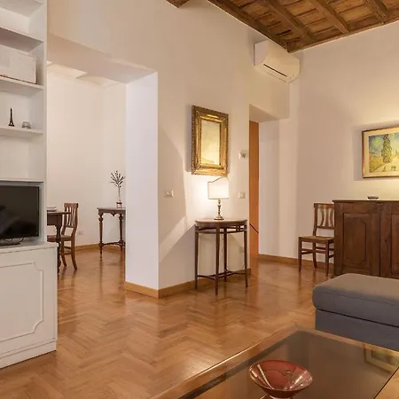 A Peaceful Retreat 2 Minutes From Piazza Navona - Fromhometorome *
