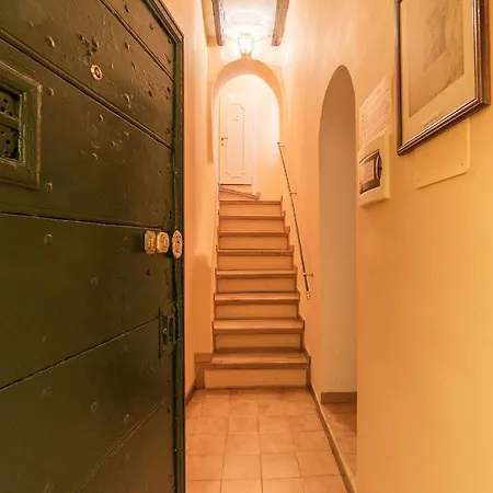 A Peaceful Retreat 2 Minutes From Piazza Navona - Fromhometorome 아파트 로마