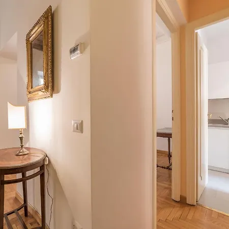 A Peaceful Retreat 2 Minutes From Piazza Navona - Fromhometorome *