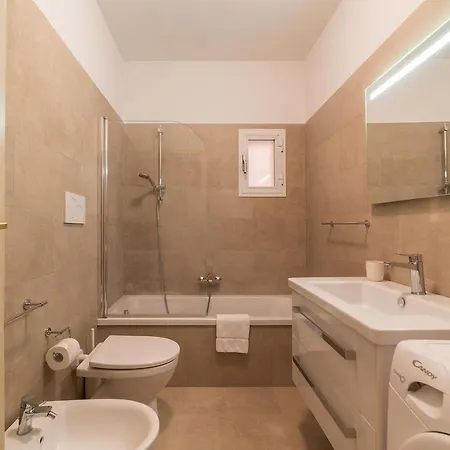 A Peaceful Retreat 2 Minutes From Piazza Navona - Fromhometorome *