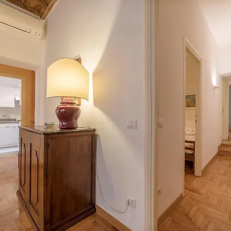 A Peaceful Retreat 2 Minutes From Piazza Navona - Fromhometorome Apartment *